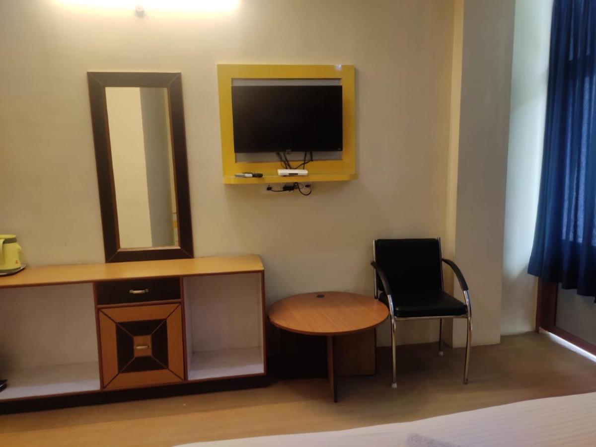 Hotel Amandeep Дармсала Экстерьер фото