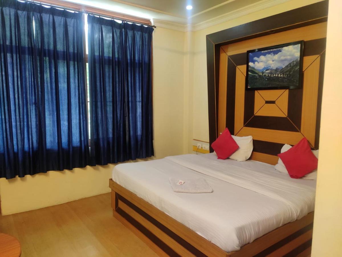Hotel Amandeep Дармсала Экстерьер фото
