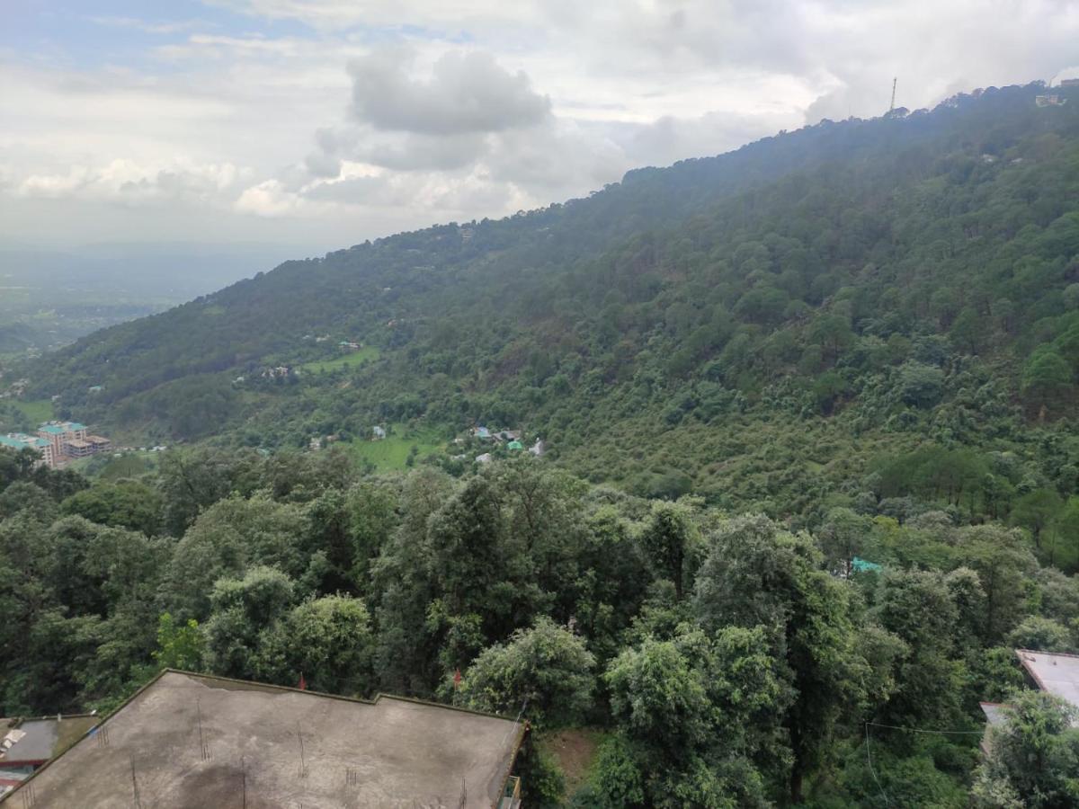 Hotel Amandeep Дармсала Экстерьер фото