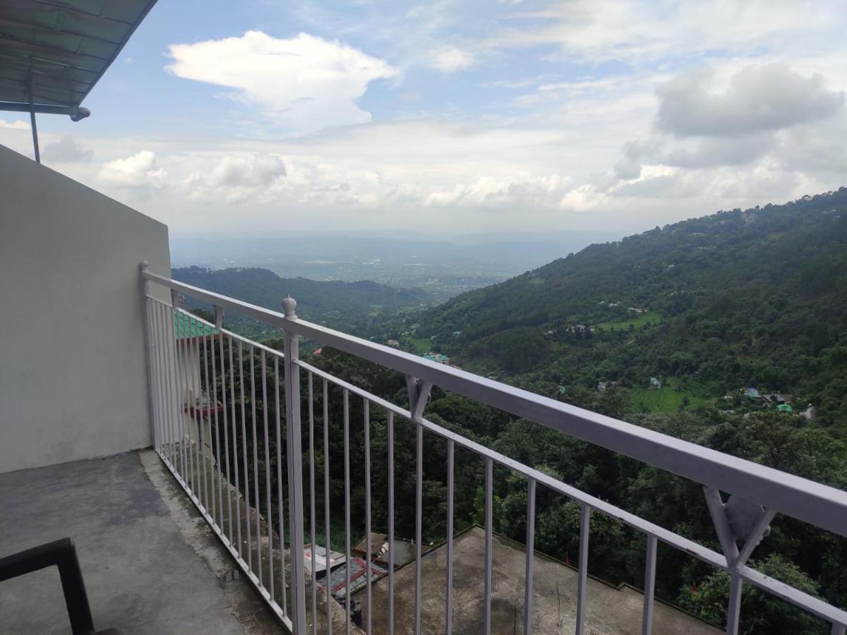 Hotel Amandeep Дармсала Экстерьер фото
