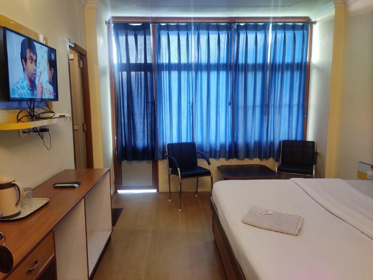 Hotel Amandeep Дармсала Экстерьер фото