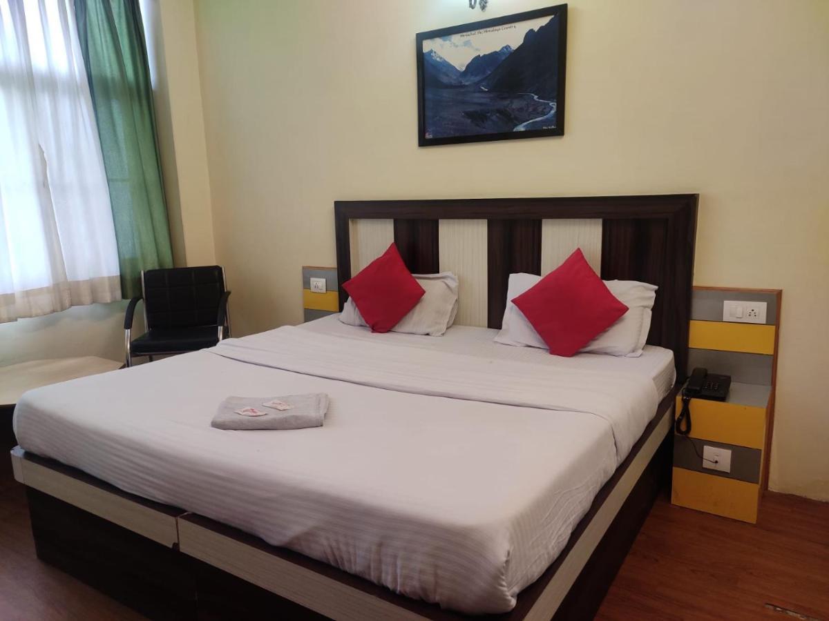 Hotel Amandeep Дармсала Экстерьер фото