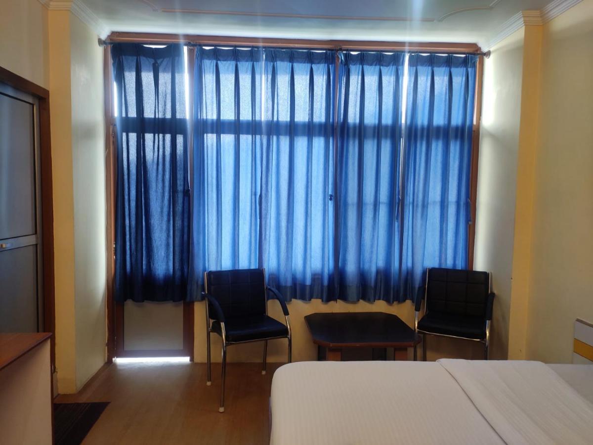 Hotel Amandeep Дармсала Экстерьер фото