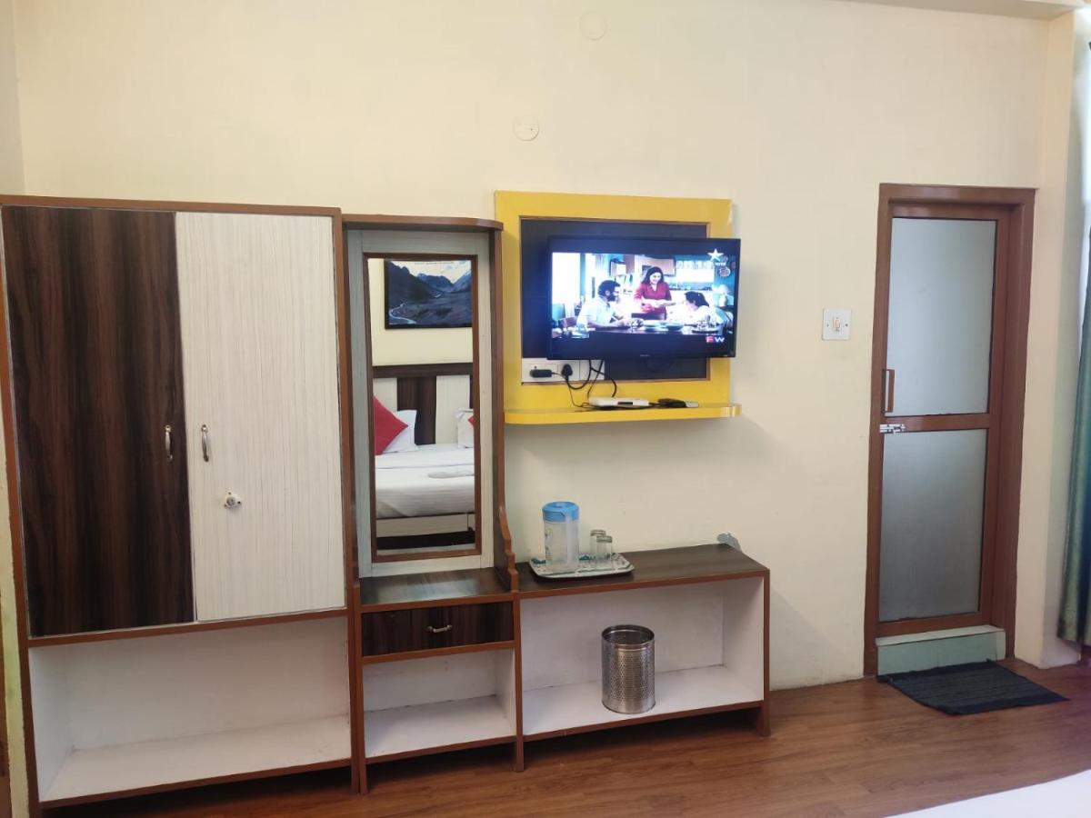 Hotel Amandeep Дармсала Экстерьер фото