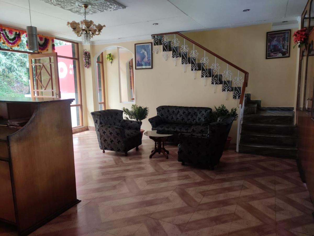 Hotel Amandeep Дармсала Экстерьер фото