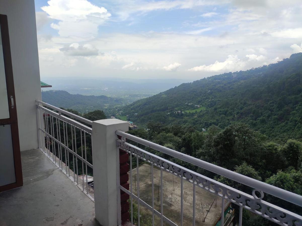 Hotel Amandeep Дармсала Экстерьер фото