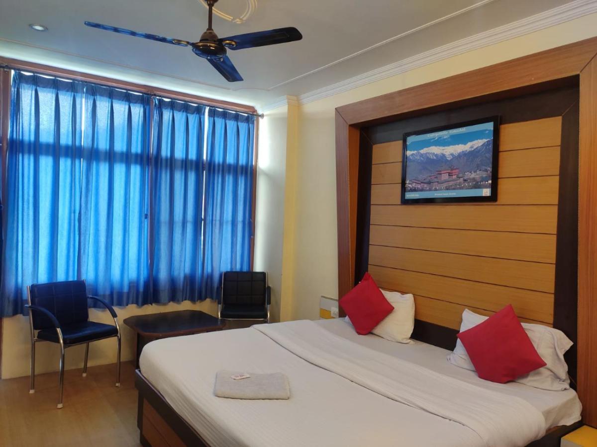Hotel Amandeep Дармсала Экстерьер фото